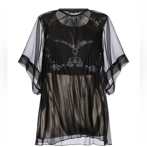 Maison Martin Margiela Tops - NWT Maison Margiela top, size 4